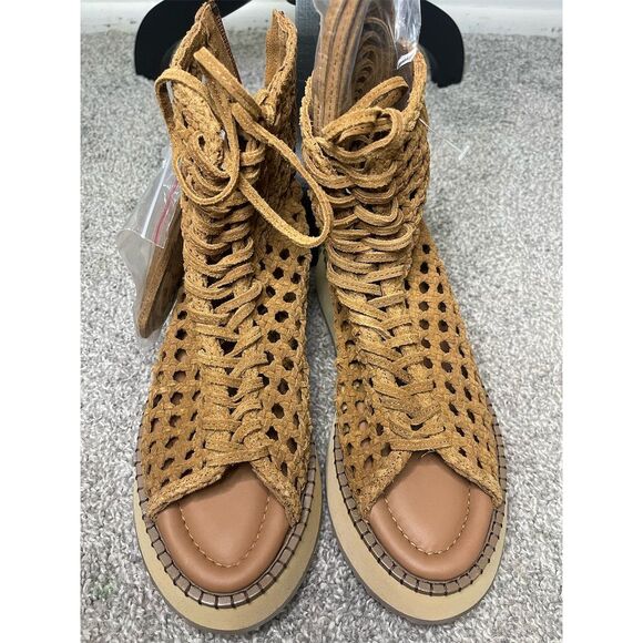 NWOB Free People Luca Lace Up Sandals Size 8 Color Tan $178 SOLD OUT "flaws" - Picture 3 of 11
